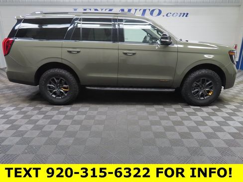 Used 2025 Ford Expedition Tremor image 2