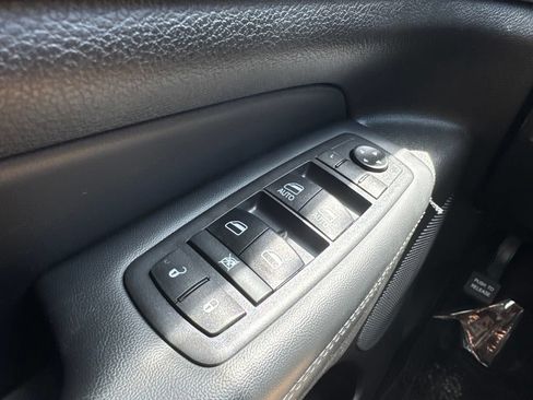 Used 2021 Jeep Grand Cherokee Limited AWD/4WD image 11