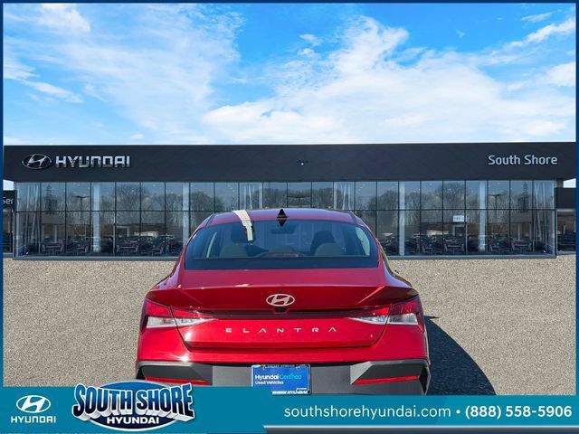 Certified 2024 Hyundai Elantra SEL FWD image 7