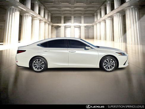 Certified 2022 Lexus ES 350 image 4