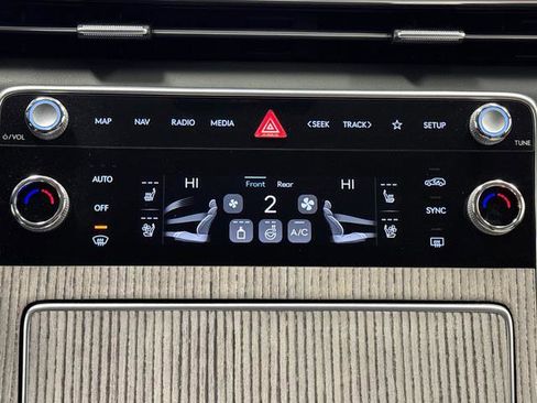 Used 2025 Genesis GV80 2.5T Advanced image 21