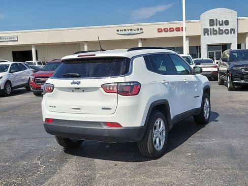 Used 2024 Jeep Compass Latitude AWD/4WD image 5