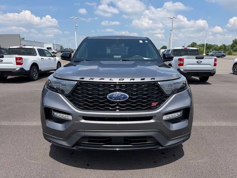 Used 2022 Ford Explorer ST w/ Equipment Group 401A AWD/4WD image 2
