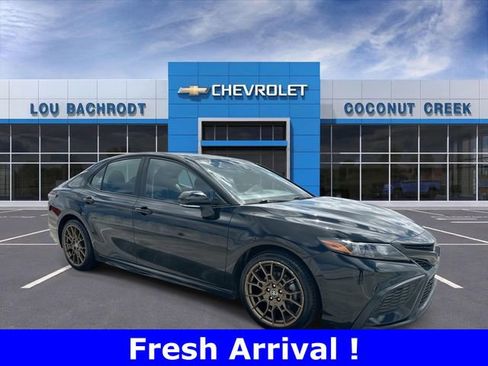 Used 2023 Toyota Camry SE w/ Convenience Package image 2