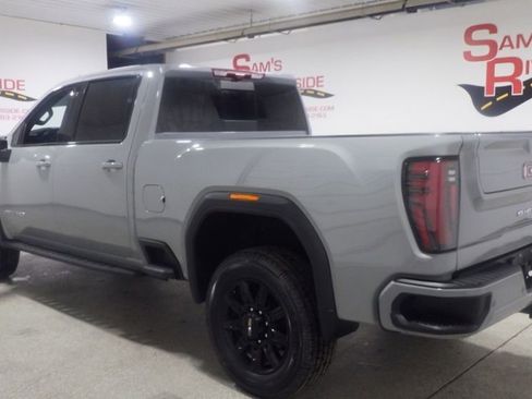 Used 2025 GMC Sierra 2500 AT4 w/ AT4 Premium Plus Package AWD/4WD image 2