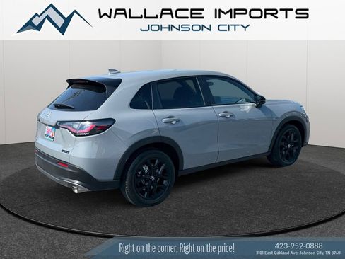 Used 2025 Honda HR-V Sport image 5