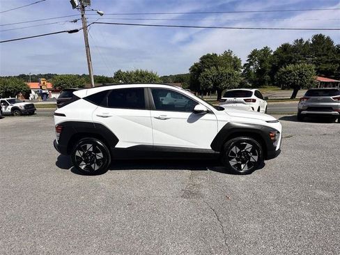 Used 2024 Hyundai Kona SEL AWD/4WD image 4