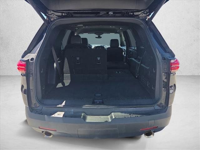Used 2023 Chevrolet Traverse LT w/ LT Premium Package AWD/4WD image 6