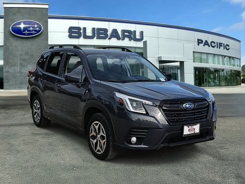 Used 2023 Subaru Forester Premium image 1