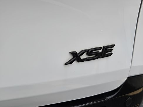 Certified 2025 Toyota Sienna XSE image 30