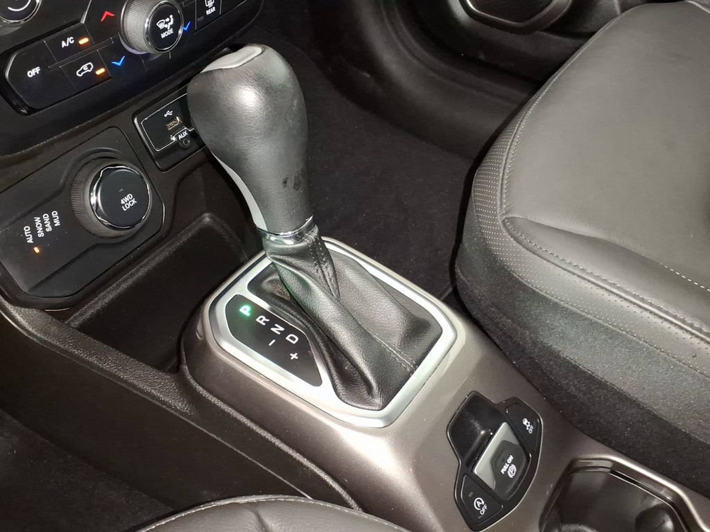 Used 2021 Jeep Renegade Limited AWD/4WD image 27
