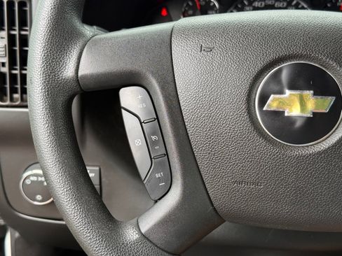 Used 2018 Chevrolet Express 2500 w/ Driver Convenience Package RWD image 16