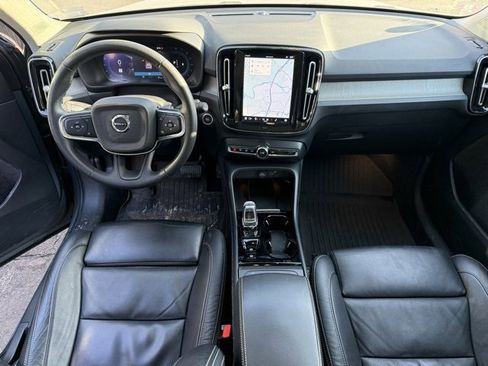 Used 2023 Volvo XC40 B5 Plus w/ Driver Assist Package image 9