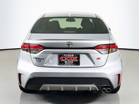 Used 2022 Toyota Corolla SE image 6