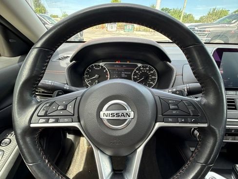 Used 2022 Nissan Altima 2.5 SR AWD/4WD image 6