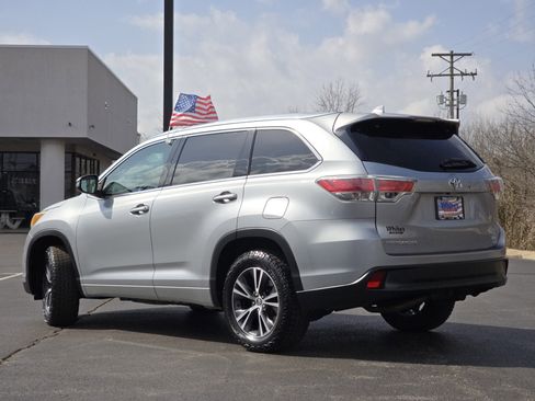 Used 2016 Toyota Highlander XLE image 17
