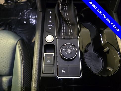 Used 2021 Volkswagen Atlas Cross Sport SEL R-Line image 28