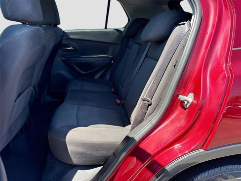 Used 2019 Chevrolet Trax LT FWD image 22