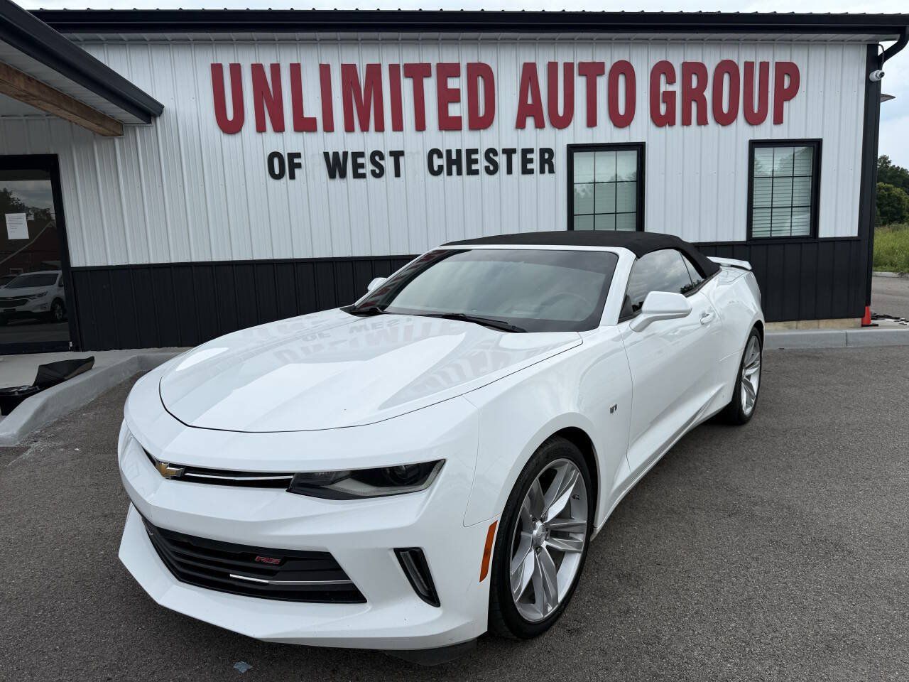 Used 2016 Chevrolet Camaro LT RWD image 1