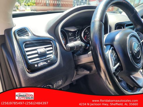 Used 2019 Jeep Compass Limited AWD/4WD image 12