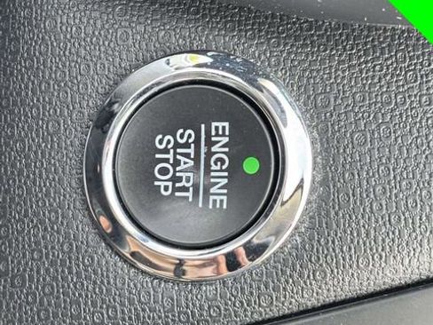 Used 2019 Ford EcoSport Titanium AWD/4WD image 16