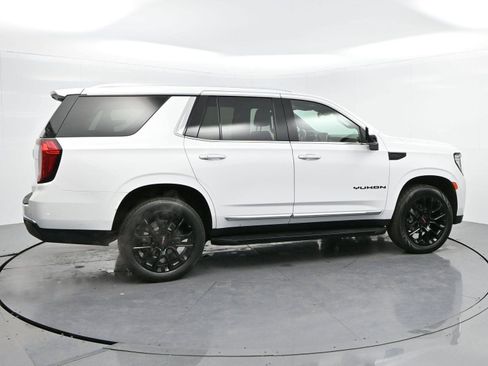 Used 2023 GMC Yukon SLT w/ SLT Premium Package image 8