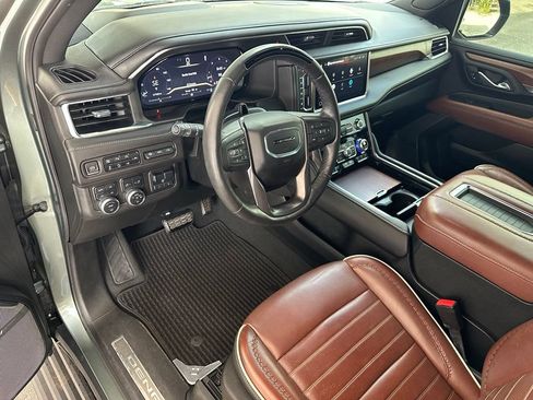 Used 2024 GMC Yukon Denali Ultimate AWD/4WD image 13