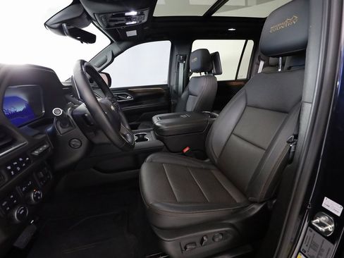 Used 2024 Chevrolet Suburban High Country w/ Advanced Technology Package image 20