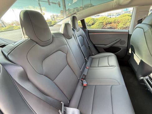 Used 2025 Tesla Model 3 Long Range image 33