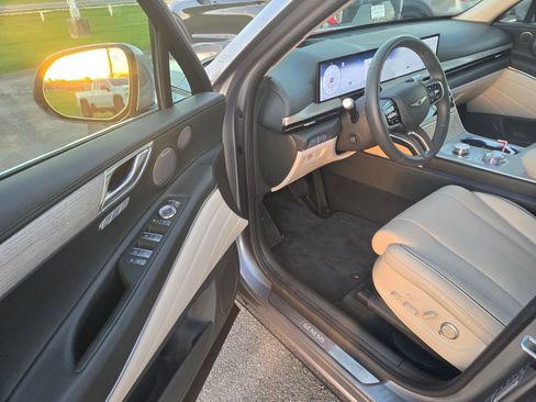 Used 2025 Genesis GV80 3.5T Advanced image 6