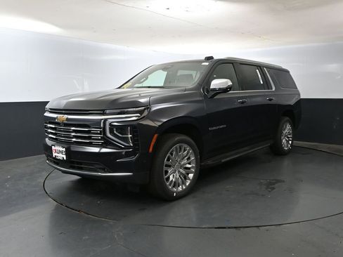New 2025 Chevrolet Suburban Premier image 7