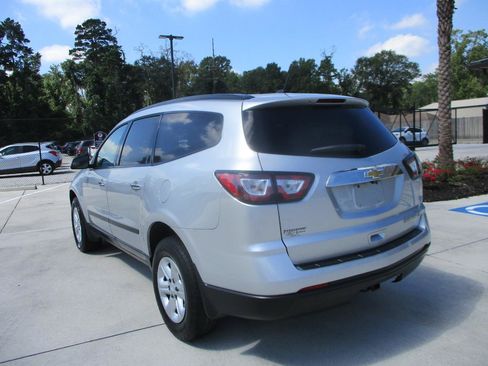 Used 2015 Chevrolet Traverse LS FWD image 5