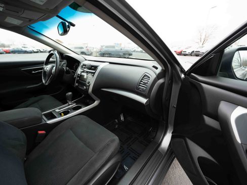 Used 2015 Nissan Altima 2.5 SV w/ Convenience Package image 25