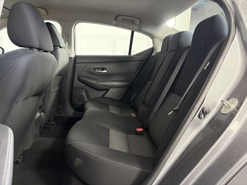 Certified 2022 Nissan Sentra SV FWD image 6