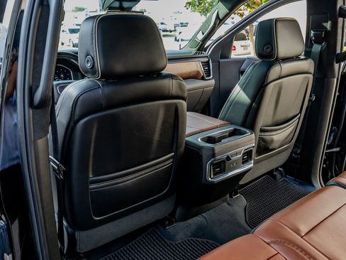 Used 2023 GMC Sierra 1500 Denali Ultimate AWD/4WD image 34