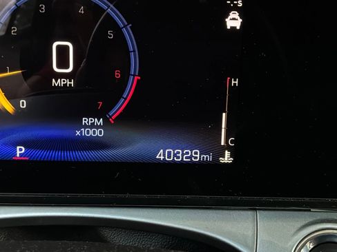 Used 2025 Chevrolet Trax LT FWD image 37