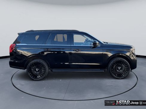 Used 2025 Ford Expedition Active AWD/4WD image 4
