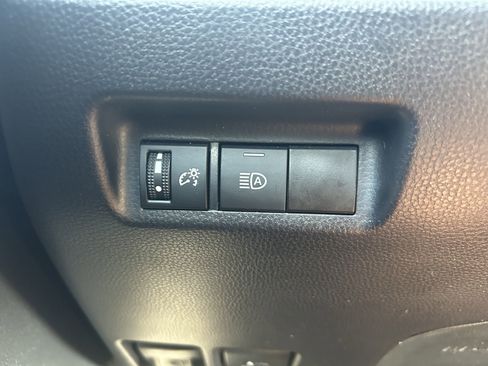 Used 2024 Toyota RAV4 XLE image 19