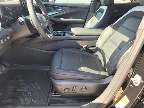 New 2025 Chevrolet Blazer EV LT image 9