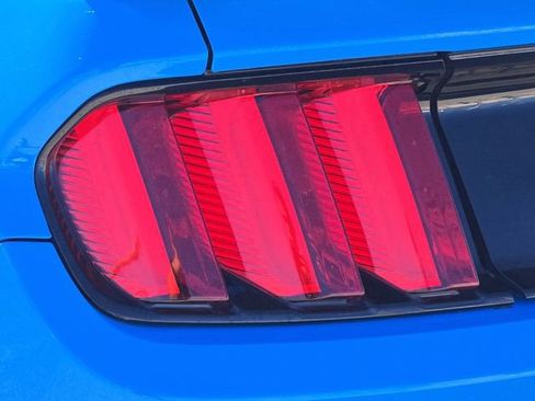 Used 2017 Ford Mustang Coupe image 10