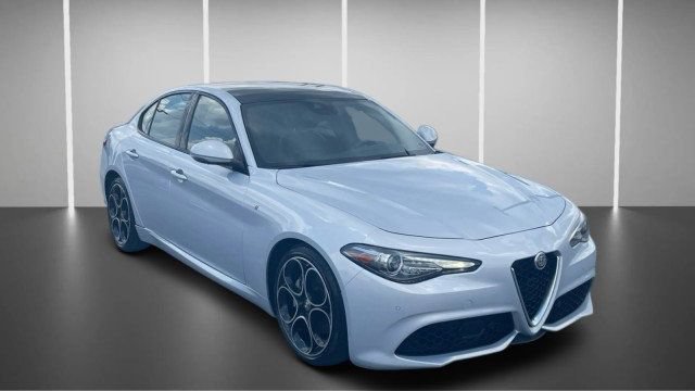 Used 2023 Alfa Romeo Giulia Ti w/ Active Assist Plus Package RWD image 2