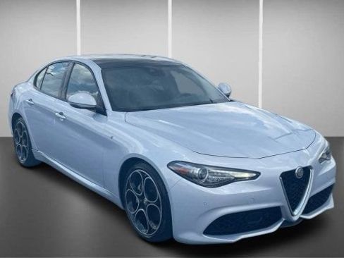 Used 2023 Alfa Romeo Giulia Ti w/ Active Assist Plus Package RWD image 2