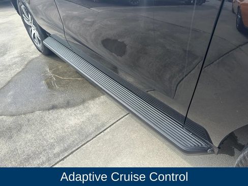 Used 2024 Ford Expedition Limited RWD image 9