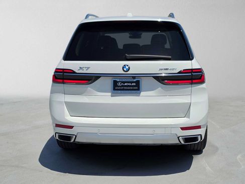 Used 2023 BMW X7 xDrive40i w/ Premium Package AWD/4WD image 4