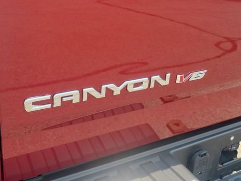 Used 2018 GMC Canyon SLT w/ Driver Alert Package AWD/4WD image 6