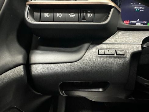 Used 2025 Toyota Crown Signia image 22