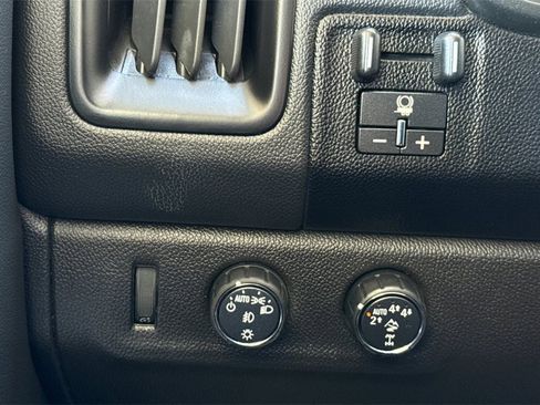 Used 2022 Chevrolet Colorado ZR2 w/ Colorado ZR2 Bison Edition image 36
