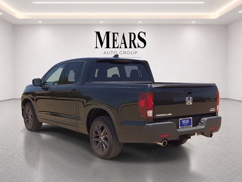 Used 2023 Honda Ridgeline Sport image 3