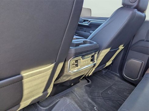 Used 2025 Chevrolet Silverado 1500 High Country image 22