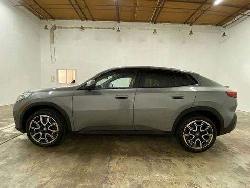 Used 2026 BMW X2 xDrive28i AWD/4WD image 2